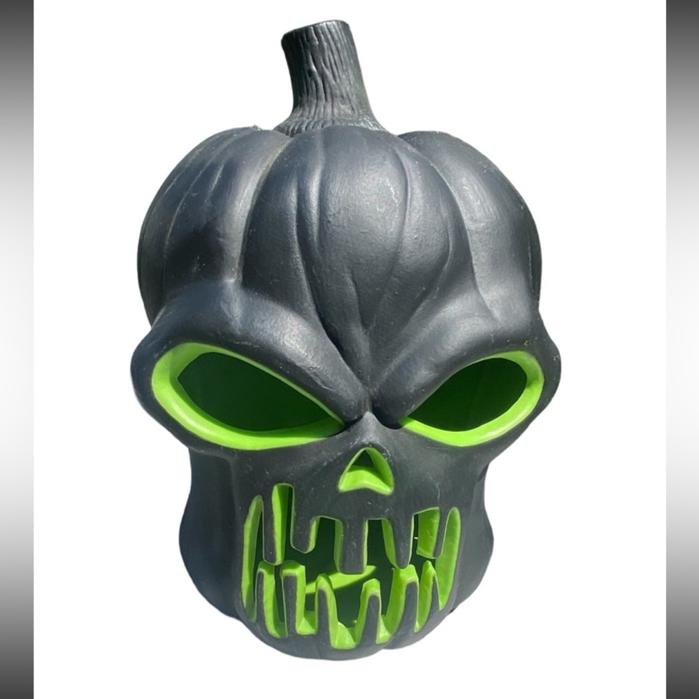 Black Skull Jack-o-Lantern Pumpkin Blow Mold Light 10” NEW NOS